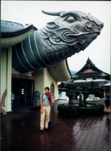 Symbolic ornamental roof (of a restaurant?)