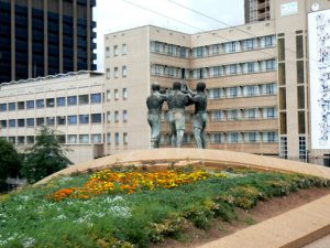 Sculpture of gold miners.