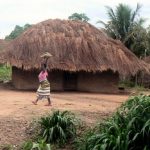 Scenes along the bus ride to Ilha de Mocambique: thatch