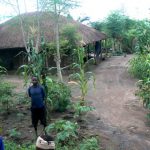 Scenes along the bus ride to Ilha de Mocambique: thatch