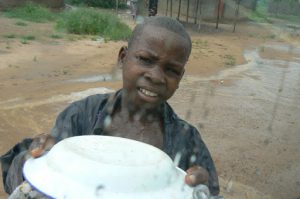 Scenes along the bus ride to Ilha de Mocambique: young