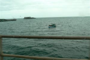 Water taxi approaching Ilha.