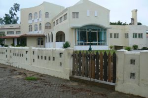 The one three-star hotel on the island: Hotel Omuhipiti.