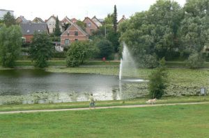 In the suburbs are parks and fountains.