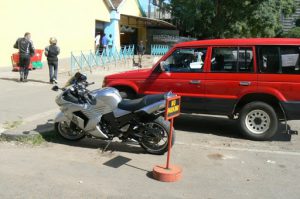 Harare: upscale residents going to the Spar grocery supermarket (arrived