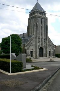 Romagne-sous-Montfaucon church and war memorial (foreground)