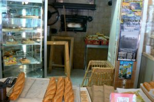 Oven and bread in the boulangerie (bakery)