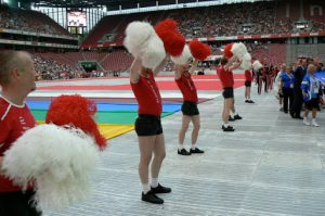 Cologne cheerleaders greet the athletes