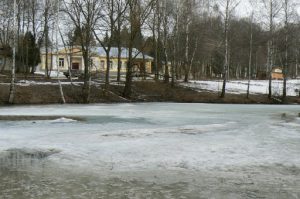 Separate but near to Yasnaya is a modern medical clinic