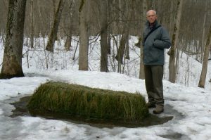 Richard at Tolstoy's grave in the "Place of the Green