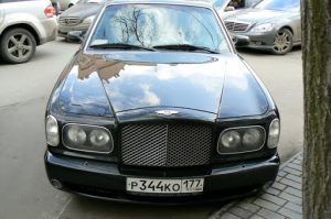 Many but not many upscale cars in central Moscow