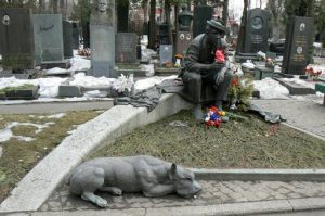 Famous actor's grave: New Maidens' Monastery (also called Novodevichy Cemetery)