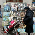 Art display and nanny