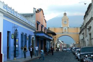 5th Avenida North with clock tower