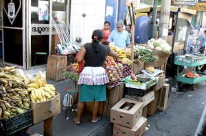 More fruit for sale. El Salvador climate is good for