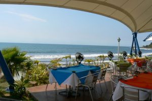 Restaurant along the beach in Libertad