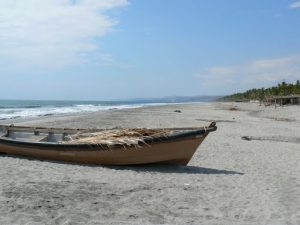 Along the beach in Libertad