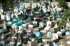 Colorful common graves