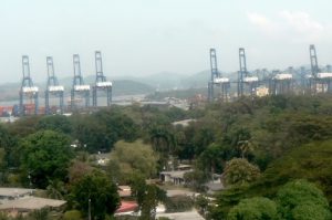 Loading cranes at the port of Panama