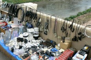 Market stalls on the bridge over the Choluteca River