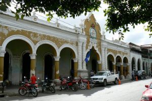 Colonial architecture on Plaza Independencia