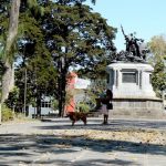 Memorial sculpture to the freedom fighters (Natives vs American William