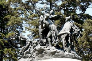 Memorial sculpture to the freedom fighters (Natives vs American William