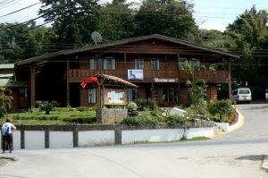 One of many hotels and restaurants in Monteverde