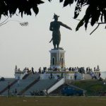 Newly unveiled statue of King Anouvong