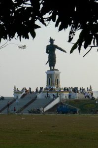 Newly unveiled statue of King Anouvong