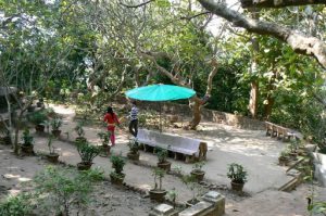 Resting area halfway up to Phou Si shrine