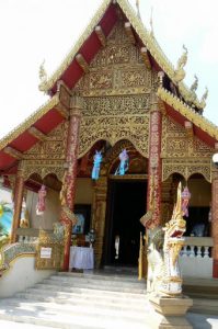 Entrance to main temple Wat Klang Wiang