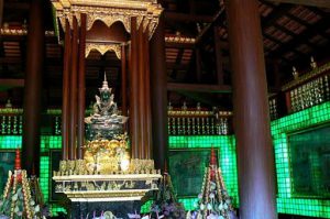 A new Phra Kaew Marakot (Emerald Buddha) image was carved