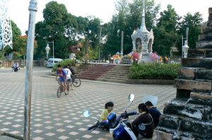 Students hang out in Tung and Kim Park after