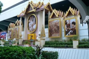 Downtown display to honor the King