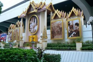 Downtown display to honor the King