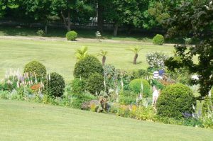 On the prison grounds are peaceful gardens.