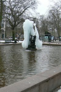 Frozen water fountain