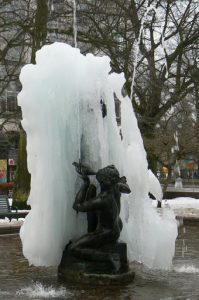 Frozen water fountain