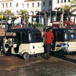 Colombo-taxis in front of Galle Face Hotel