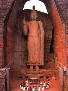 Aukana standing Buddha (about 70')