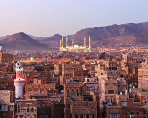 Yemen - Sanaa city with mosque (photo credit: http://www.destination360.com/middle-east/yemen)