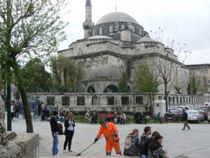 Turkey, Istanbul - mosque and tourists