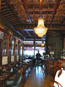 Montenegro, Podgorica: bar with coffered ceiling