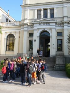 Bosnia-Herzegovina, Sarajevo City: Students at National Museum