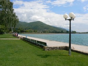 Macedonia, Lake Ohrid: lakeside view