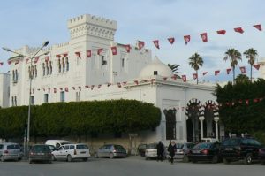 On the western edge of the medina are government buildings