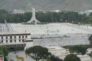 Tibet: Lhasa - plaza of the martyrs in front of