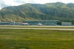 Tibet: Lhasa city - airport