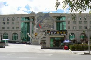 Tibet: Lhasa - two identical 5-star hotels built next to